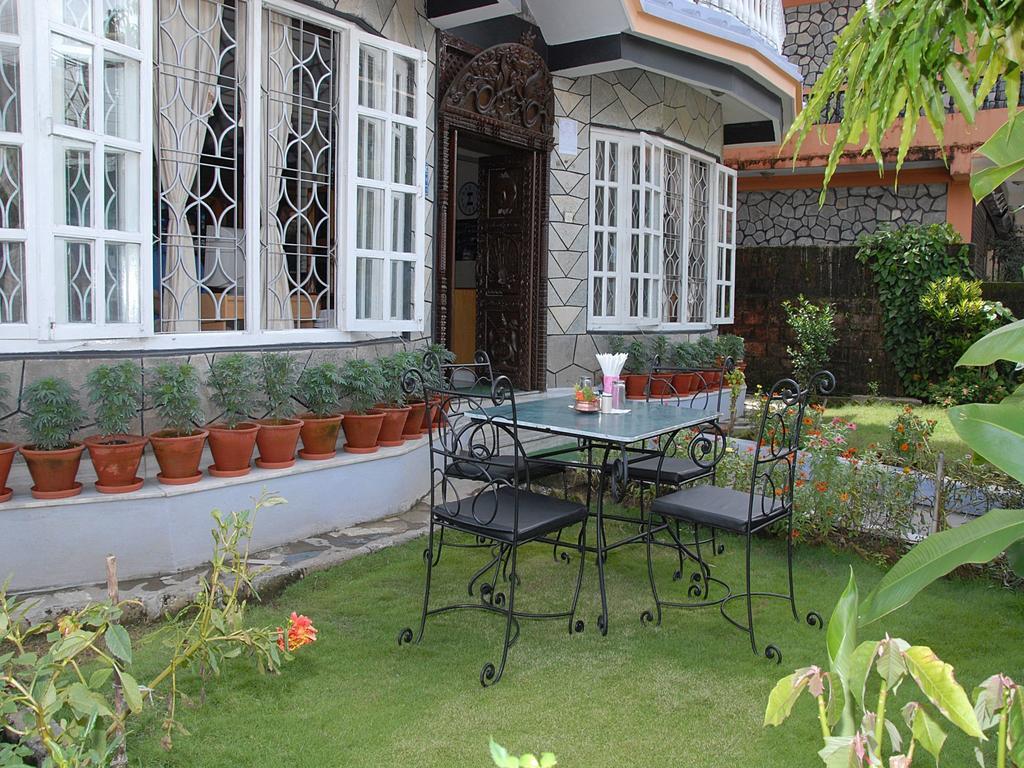 Hotel Blue Heaven Pokhara Exterior foto